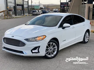  14 Ford fusion Hybrid 2019 SE (Clean title)