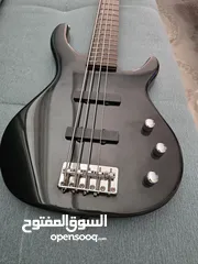 1 بيز جيتار نوع squire by finder جديد مع شنته