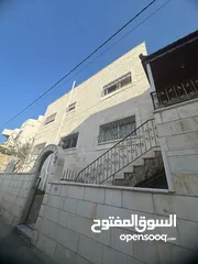  1 منزل دوبلكس مستقل للبيع -لقطة [ابو عليا ] نظيف ومرتب  منطقة سكنية هادئة  كوشان مستقل  على  ارض 206 م