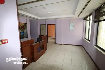  15 مكتب مميز مساحة 300 متر مربع للايجار بسعر مناسب