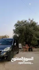  11 بيجو بارتنر تيبي 2016 . 6+1 ركاب  فرش جلد . تنجيد ارضيه . نظام صوت ، سيارة ناقصها الصلاة عالنبي