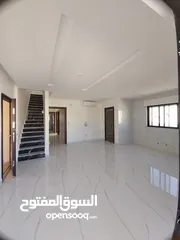  1 اخير مع روف تلاع العلي 148م  وتراس 50م مطل