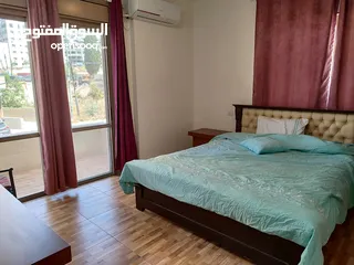  2 ستوديو وسط رفيديا دكتور او طالب طب