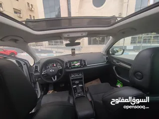  16 جيب سكودا كاروك فل كامل اضافات مع بانوراما أعلى فئة بالكاروك للبيع بسعر حرق ع الكاش