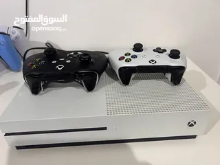  1 Xbox 1  1 tera  اكس بوكس ون  2 controlers  Like new  Rarely used