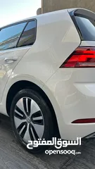  1 سيارة E-Golf للبيع بسعر ممتاز  كاش فقط