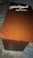  1 طاولة مكتب خشب كبيرة