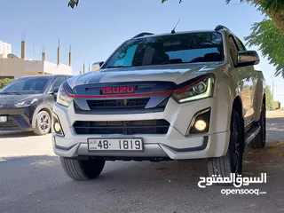  30 بكب ايسوزو دي ماكس Gt اصلي مديل 2020  فحص كامل لون ابيض لؤلؤي بسعر مغري قابل للبدل