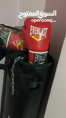  3 طقم ملاكمة Everlast جديد (كيس + قفازات)40 بنش شبه جديد مع دامبل عدد أربعه20دينار