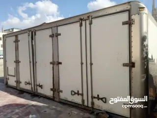  2 كونتينر مع رخصة عربيه