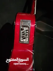  4 جيتار مستعمل اقل من اسبوع بحالة ممتازة جدا فيه مدخل للسماعة والسبيكر وفيه ازرار للتحكم بالصوت