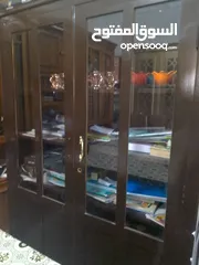  1 خزانة للبيع