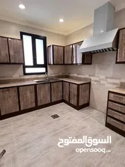  8 للإيجار شقة في غرب عبد الله المبارك (المجد) من بناية زوية أول ساكن
