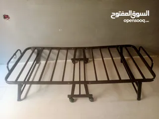  3 تخت حديد مع فرشه جديده