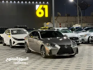  22 LEXUS IS 300 F SPORT 2019