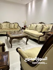  27 2 طقم صالون و 1 سفرة 10 اشخاص