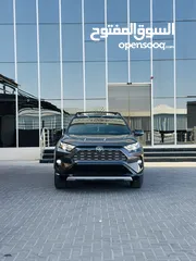  1 Toyota RAV4 SE 2022