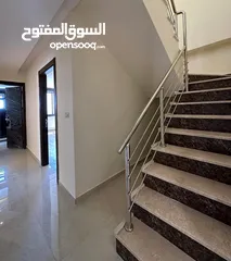  14 ثالث مع روف دوبلكس تشطيب فندقي مع تدفئة راكبة قرب دوار اقرأ