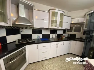  1 شقة سكنيو مفروشة للبيع او الايجار