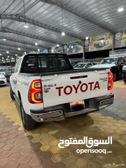  5 تويوتا هايلكس S-GLX اعلى المواصفات باللون الابيض المميز 2024
