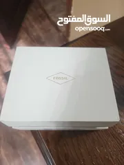  2 ساعه فوسيل راقيه شبه جديده مع أسواره بسعر مميز