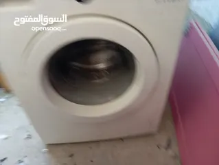  2 غساله اتوماتيك نوع سامسونج 7 كيلو فيها صدا خفيف على الجنب و قابل للتفاوض بشئ بسيط
