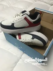  1 بيع حذاء غير ملبوس نمره 41 مريح وعملي