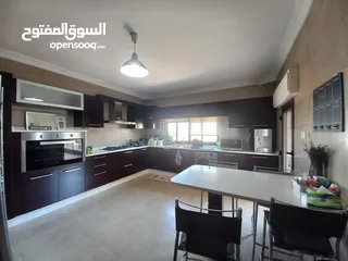  4 شقة مفروشة للإيجار 220م2 ( Property 17216 )