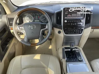  20 Toyota Land Cruiser GXR V6 Model 2017 Gcc Specifications Full Options