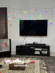  13 اثاث بيت كنب وغرف نوم تخت خزانة مكتب كرسي مكتب طاولات شاشة 55 وشاشة 32 فريزر ثلاجة غسالة جلاية كولر