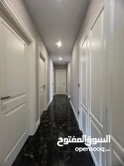  14 شقة اطالة بحرية بمجمع فاخر
