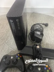  1 اكس بوكس 360مهكر علي اكتر من 200لعبه مع ايدين وكاميرا