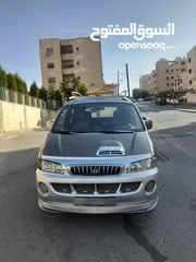  1 باص ستركس 2001  منتهي ترخيص من شهر للبيع  الفحص قصعات ماتور 2500 تيربو