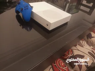  1 اكس بوكس ون اس ون تيرا للتبديل بفور  سلم  مع فرقية أو للبيع اقرأ وصف