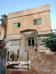  4 بيت مع ارض