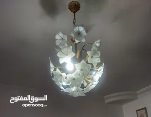  2 ثريا ليد عدد2 وثريا لمبات توفير عدد3 للبيع