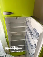  2 ثلاجة فيستل التركية بشكل كلاسيك مستعملة كالجديدة باللون الأخضر الفسفوري Vestel