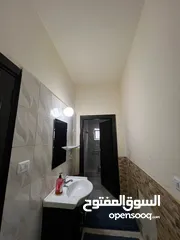  5 شقة طابقية للبيع