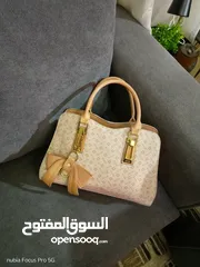  10 حقائب مستعملة ماركات اصلية 5 دنانير للحقيبة
