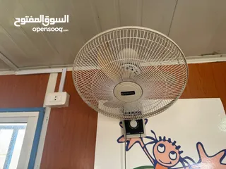  3 كرفان 4*8 للبيع مع مقاعد دراسية وطاولات