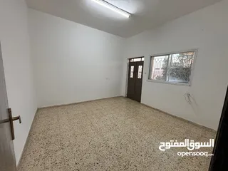  4 شقه سكنيه في بيرزيت