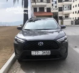  1 تويوتا كورولا كروس بحالة الوكالة