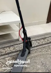  1 سكوتر كهربائي