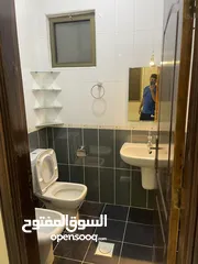  7 شقة ثالث مع روف للبيع في منطقة الكمالية
