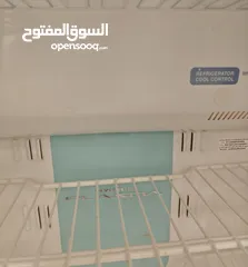  4 ثلاجة نوع توشيبا