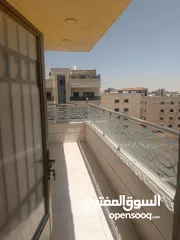  12 شقه للايجار السنوي. والدفع كل 3شهور