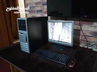  1 جهاز كمبيوتر مع كامل ملحقاته