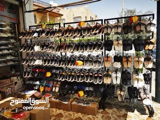  17 محل أحذيه بكامل الديكور والمعدات والأحذيه