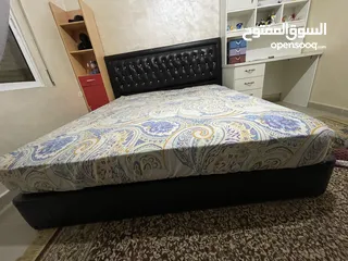  9 تخت بدون الخزانة