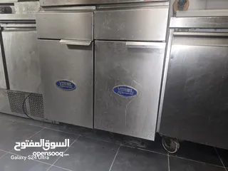 2 عدة مطعم برغر وبيتزا كاملا للبيع بسبب الاغلاق